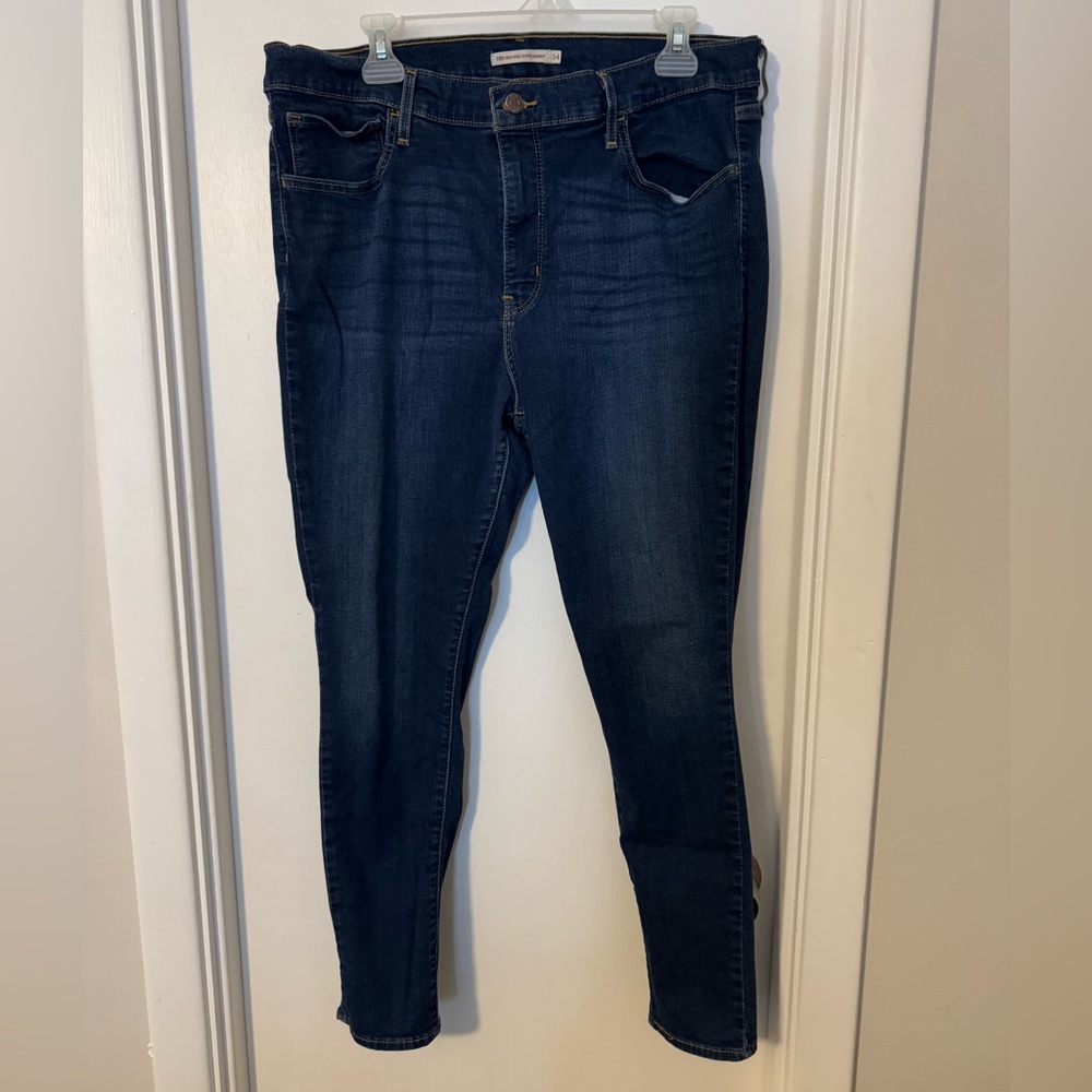 Levi’s 720 high rise super skinny jeans size 34